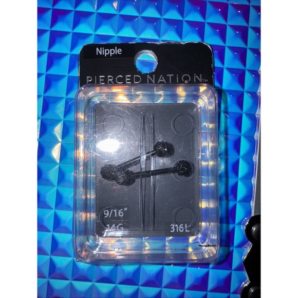 NWT Spencer Pierced Nation 14g 9/16" 316L Nipple Ring Black Bar Bling Gems Spark - Picture 3 of 6